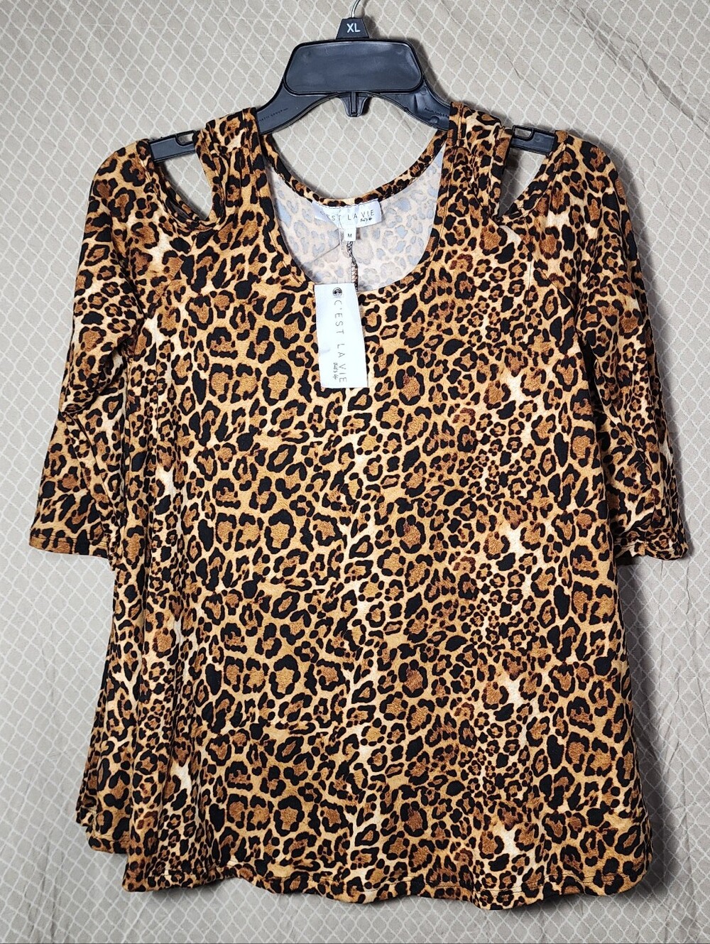 NWT C'est La Vie Leopard Print Open Shoulder 3/4 Sleeve Blouse Women's Medium